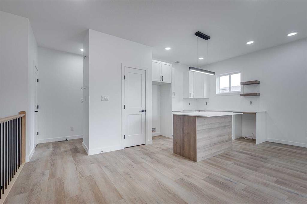 Picture of 4, 5537 51 Avenue , Lacombe Real Estate Listing