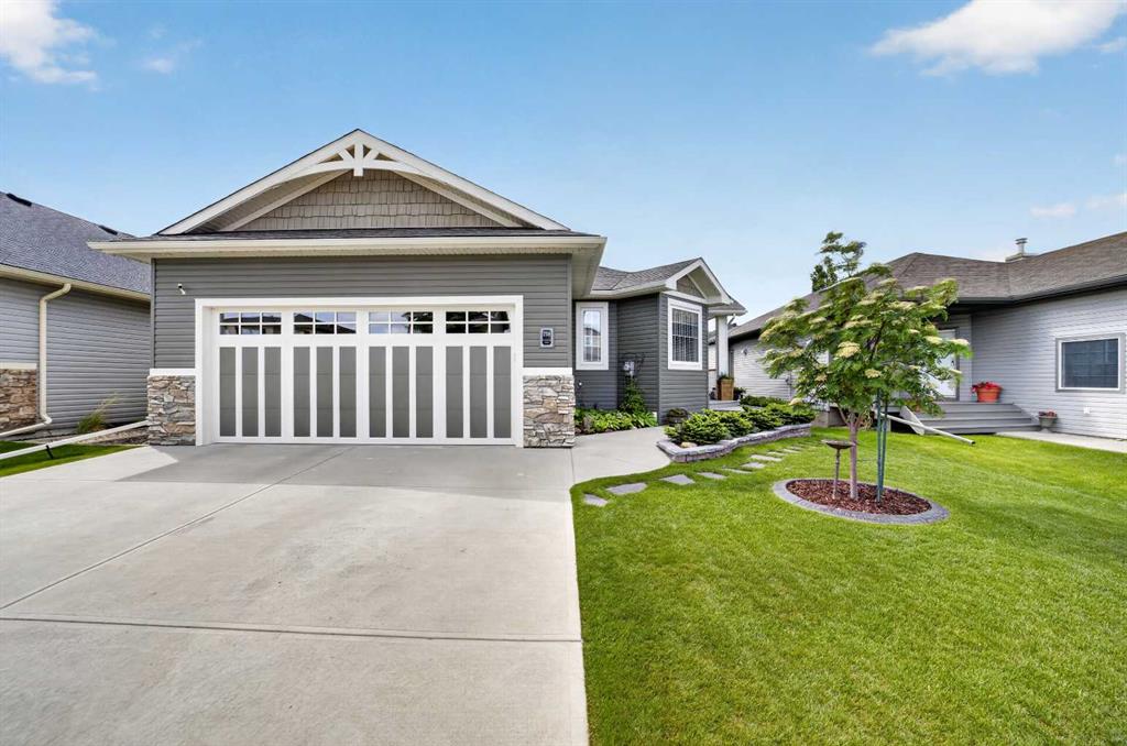 Picture of 758 Stonehaven Drive , Carstairs Real Estate Listing
