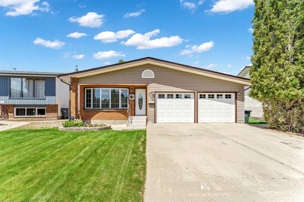 Picture of 1226 24 Street SE, Medicine Hat Real Estate Listing
