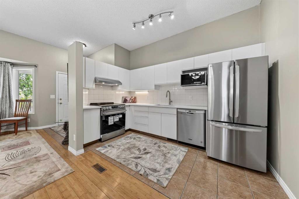 Picture of 73 Hidden Valley Villas NW, Calgary Real Estate Listing