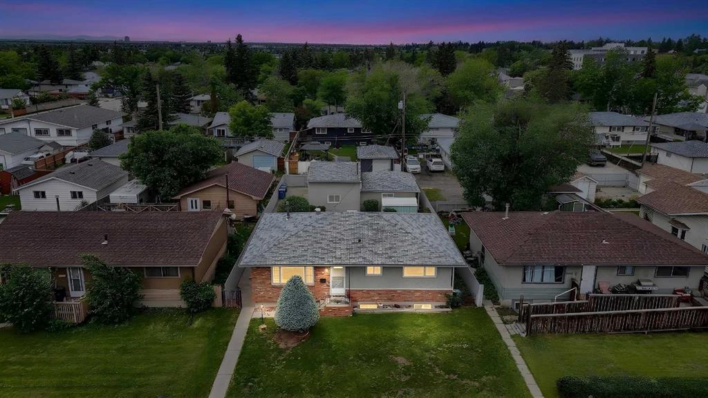 Picture of 7435 25 Street SE, Calgary Real Estate Listing