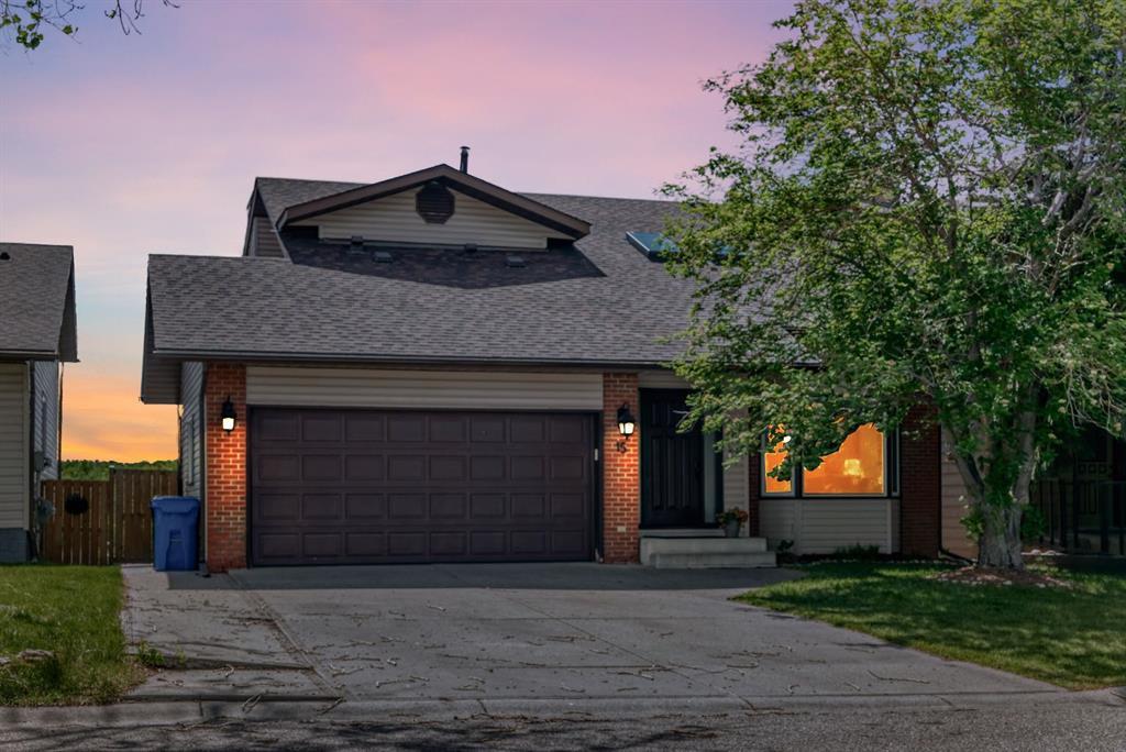 Picture of 15 Hawkcliff Way NW, Calgary Real Estate Listing