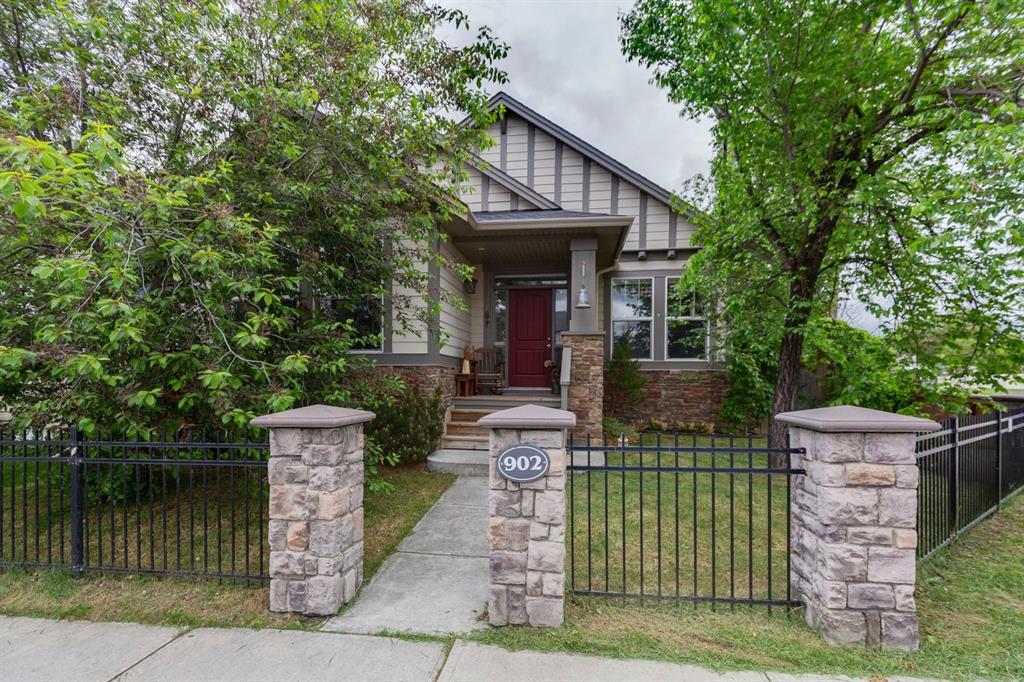 Picture of 902 Williamstown Boulevard NW, Airdrie Real Estate Listing