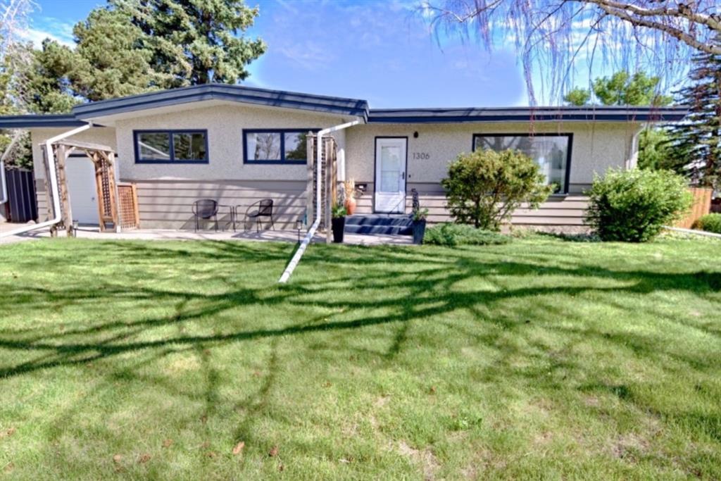 Picture of 1306 29 Street S, Lethbridge Real Estate Listing