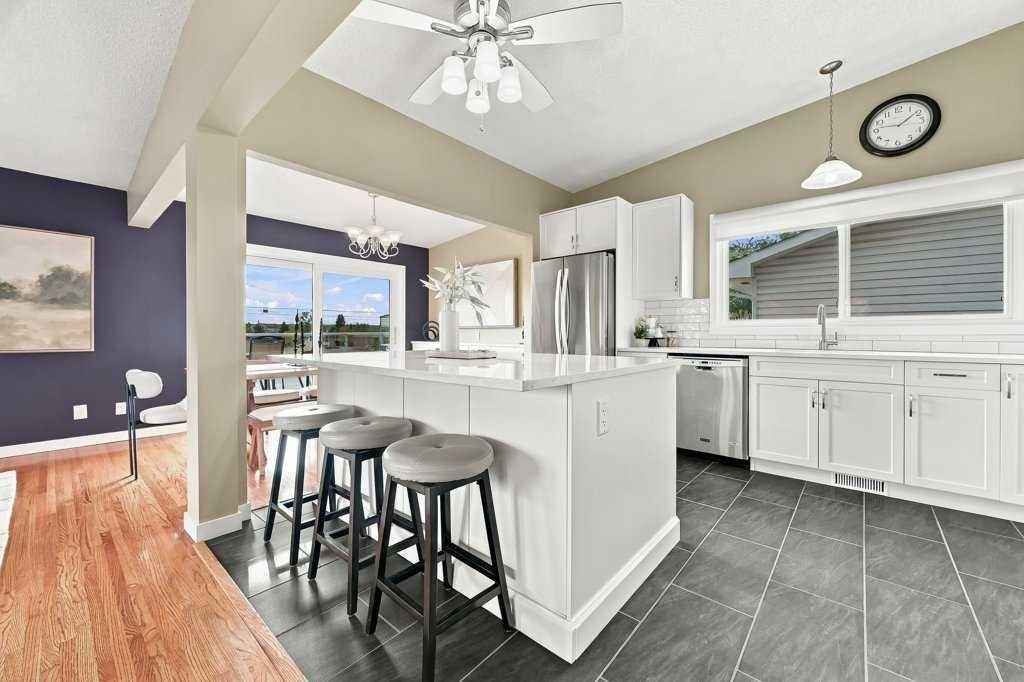Picture of 6051 Dalgetty Drive NW, Calgary Real Estate Listing