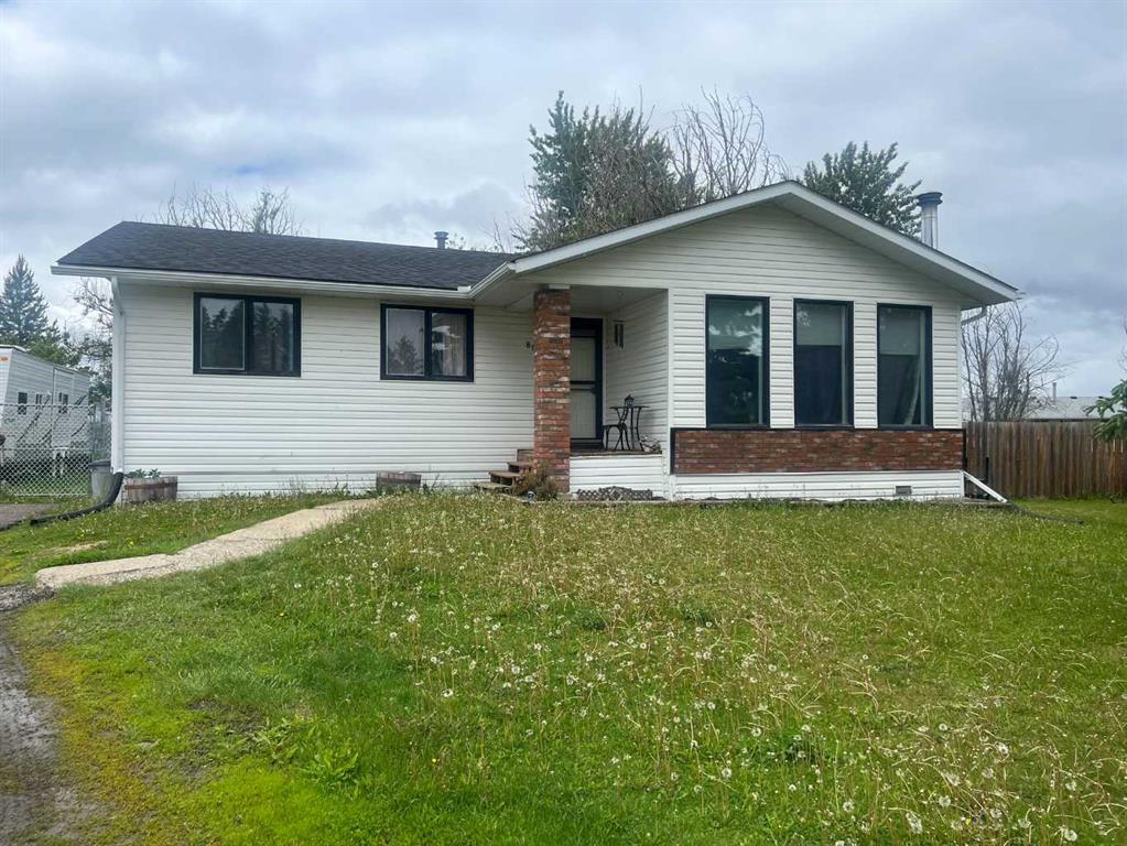 Picture of 806 7 A Street , Fox Creek Real Estate Listing