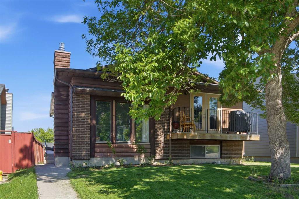 Picture of 20 Berkshire Court NW, Calgary Real Estate Listing