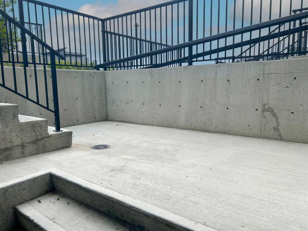 Picture of 317, 260 Rowley Way NW, Calgary Real Estate Listing