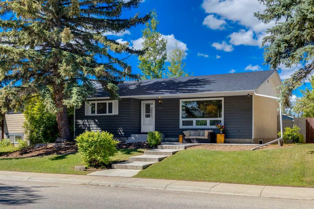 Picture of 1324 Lake Sylvan Drive SE, Calgary Real Estate Listing