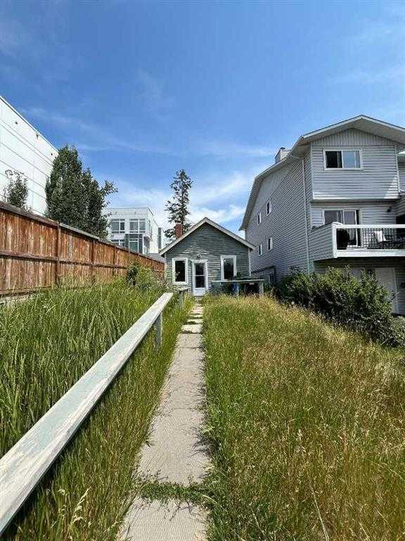 Picture of 3816 Parkhill Place SW, Calgary Real Estate Listing