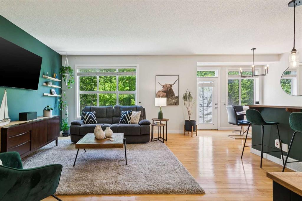 Picture of 344 Rockyspring Grove NW, Calgary Real Estate Listing