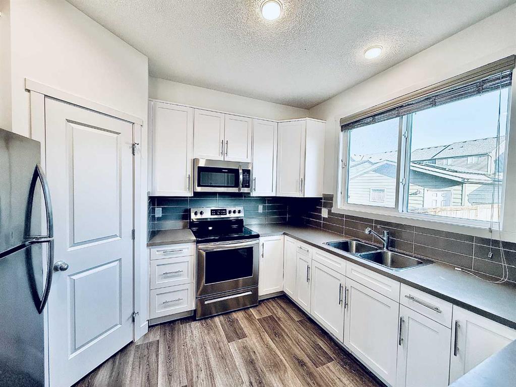 Picture of 189 Carringvue Way NW, Calgary Real Estate Listing