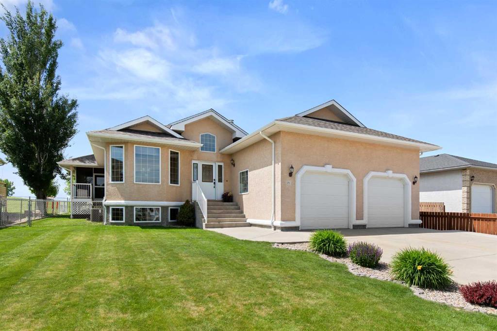 Picture of 18 Riverview Drive SE, Redcliff Real Estate Listing