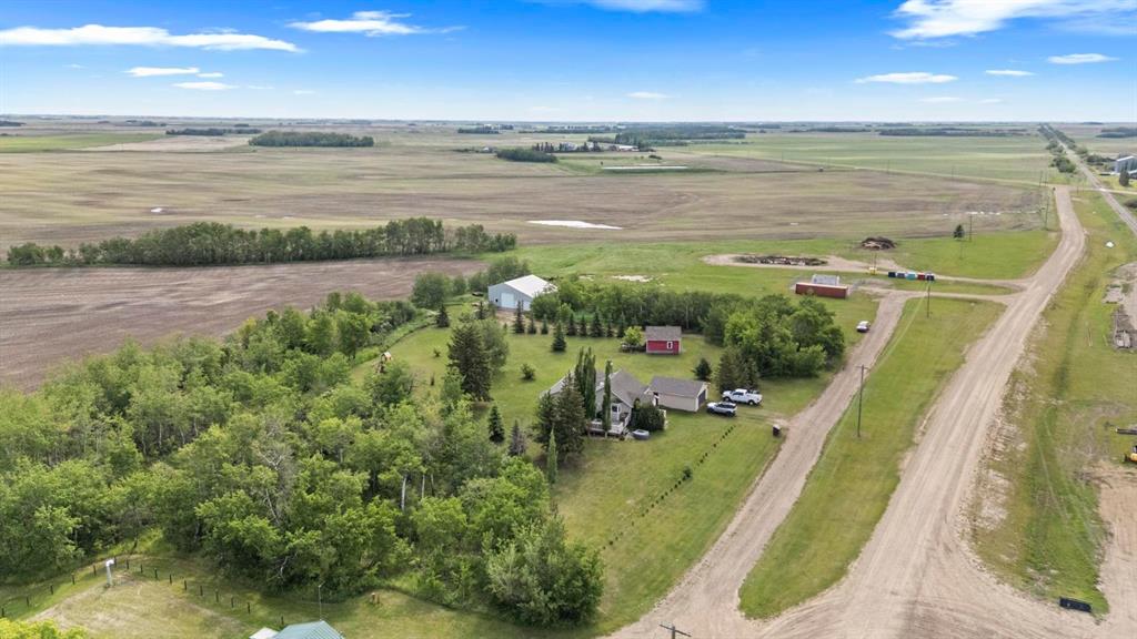 Picture of 10 Railway Avenue N, Rosalind Real Estate Listing