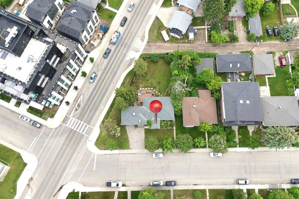 Picture of 2440 22 Street NW, Calgary Real Estate Listing