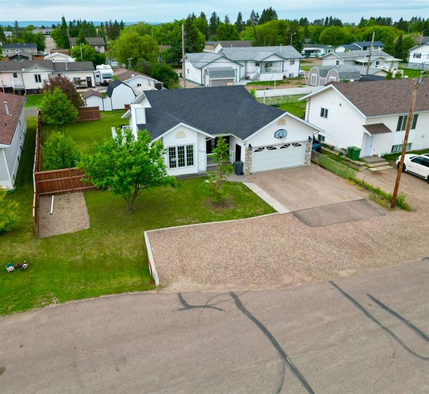 Picture of 10209 103 Ave  , La Crete Real Estate Listing