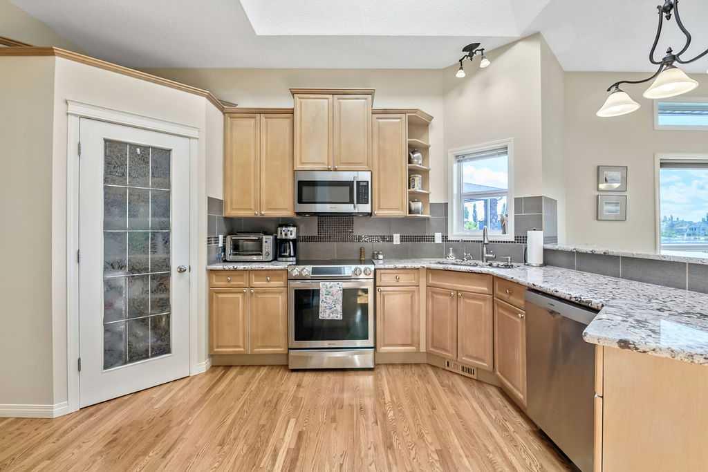 Picture of 4 Crystal Shores Landing , Okotoks Real Estate Listing