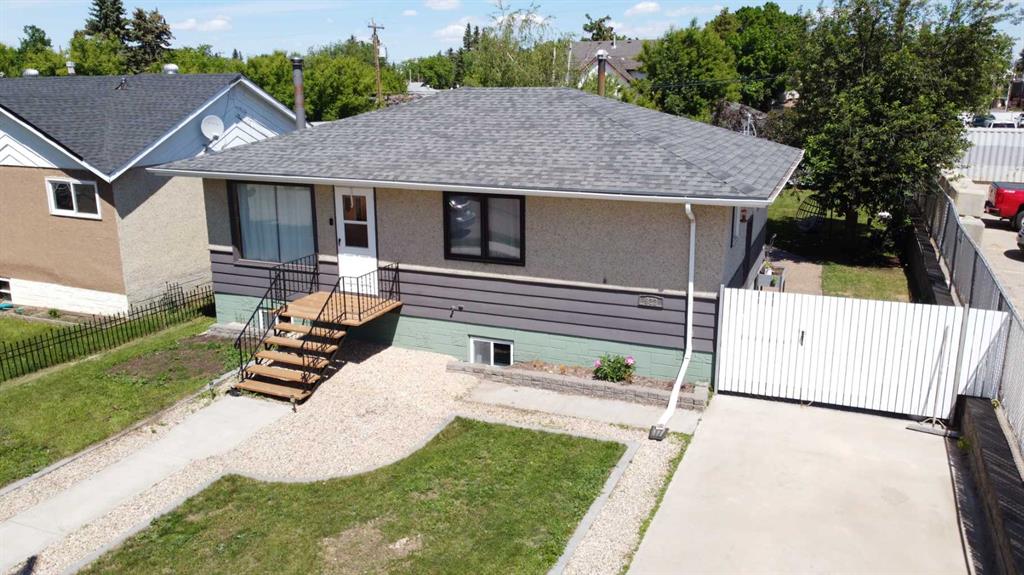 Picture of 922 5 Avenue , Wainwright Real Estate Listing