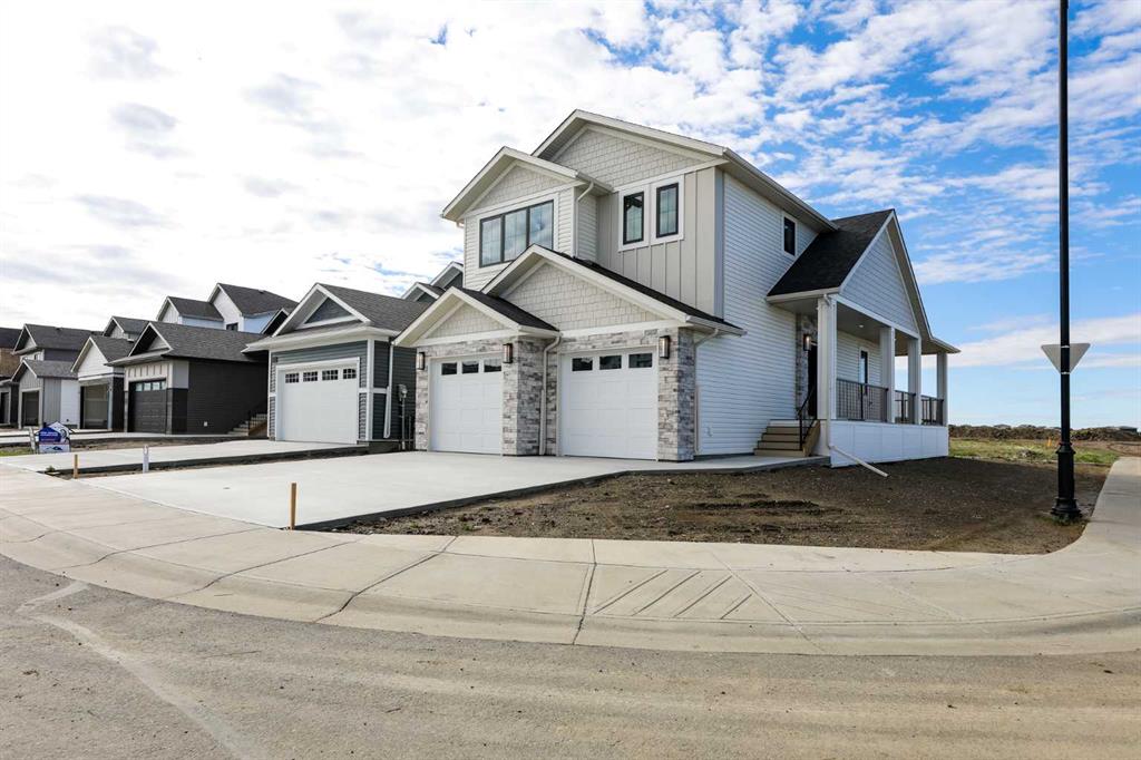 Picture of 570 Malahat Green W, Lethbridge Real Estate Listing