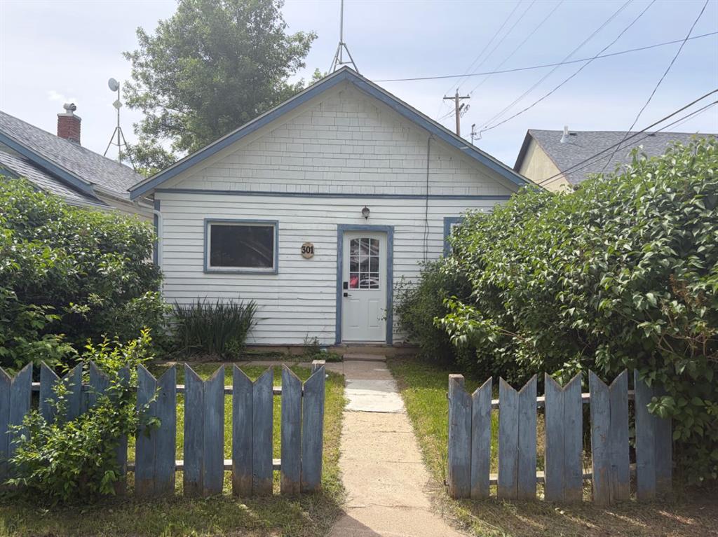 Picture of 301 2 Street E, Drumheller Real Estate Listing