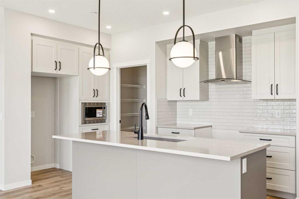 Picture of 30 Hotchkiss Gardens SE, Calgary Real Estate Listing