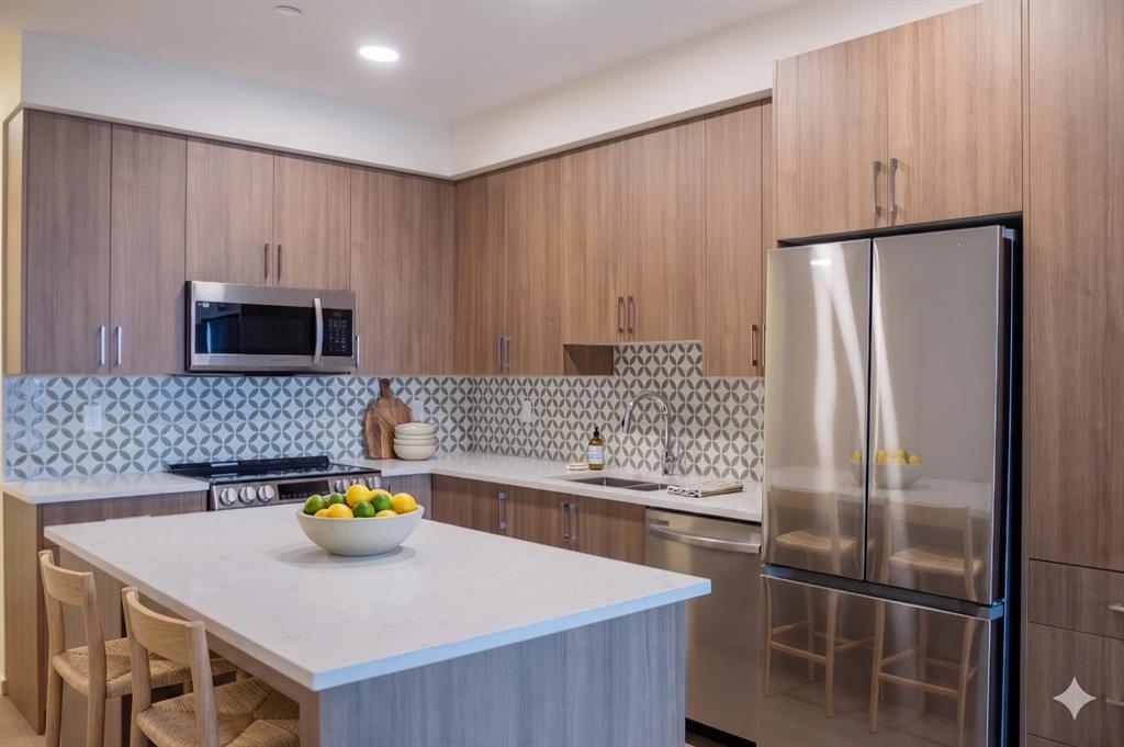 Picture of 1212, 47 Creekview Gardens Gardens SW, Calgary Real Estate Listing