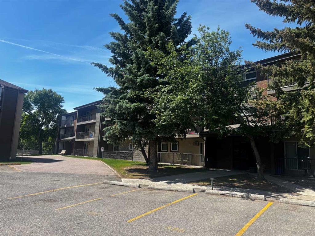Picture of 307, 440 Columbia Boulevard W, Lethbridge Real Estate Listing