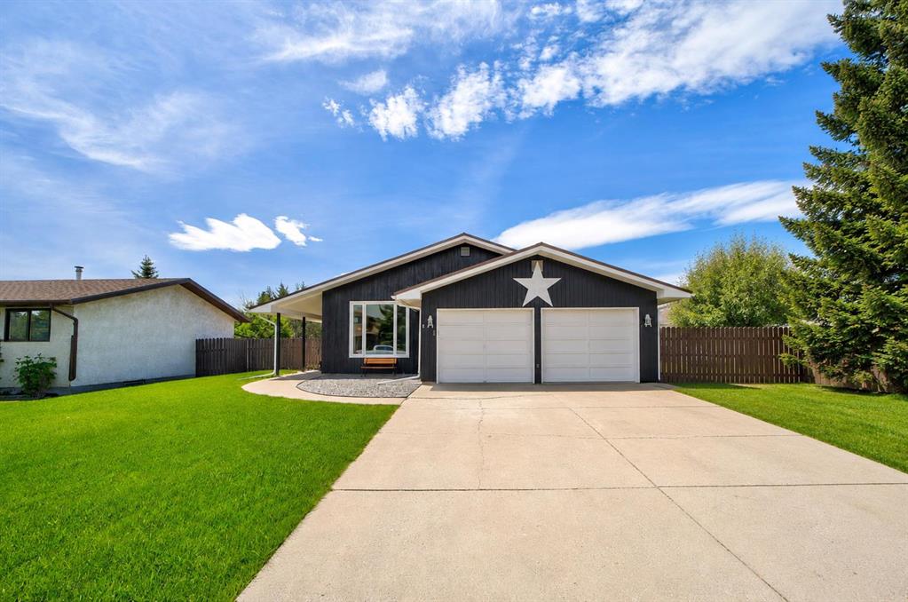 Picture of 844 Foothills Avenue , Pincher Creek Real Estate Listing