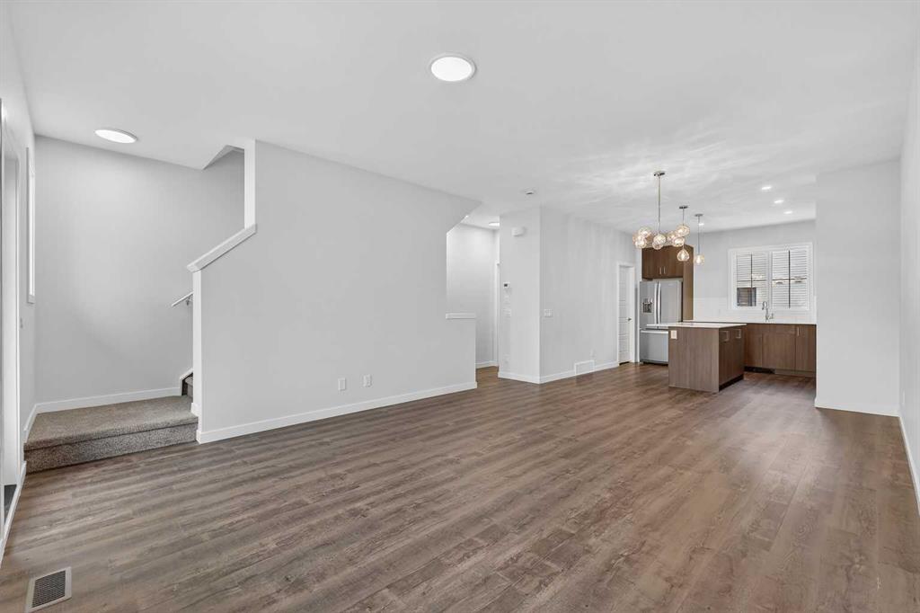 Picture of 172 Hotchkiss Common SE, Calgary Real Estate Listing