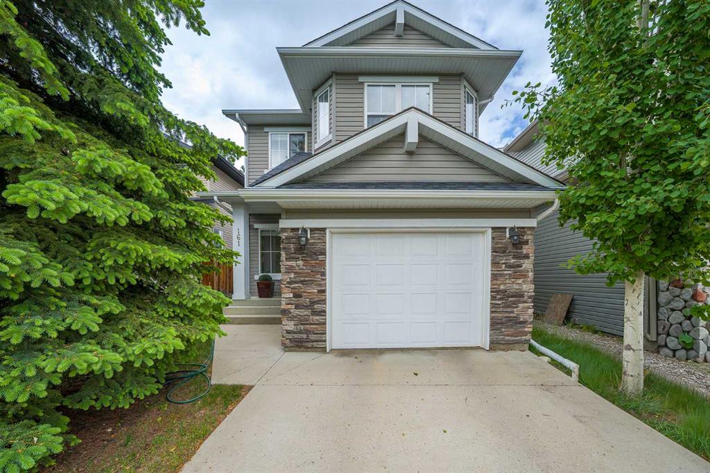 Picture of 161 Everoak Gardens SW, Calgary Real Estate Listing