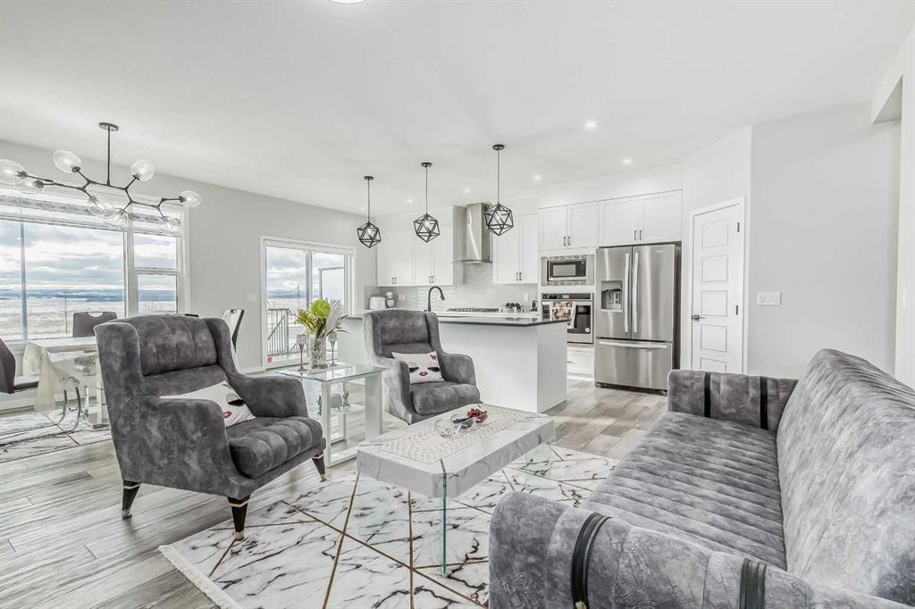Picture of 612 Seton Circle SE, Calgary Real Estate Listing