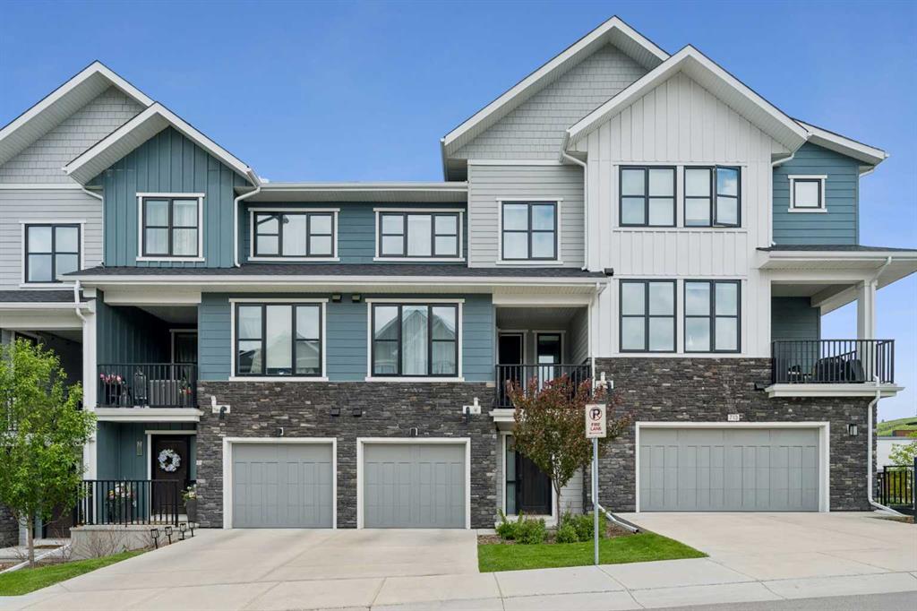 Picture of 711 Crestridge Common SW, Calgary Real Estate Listing