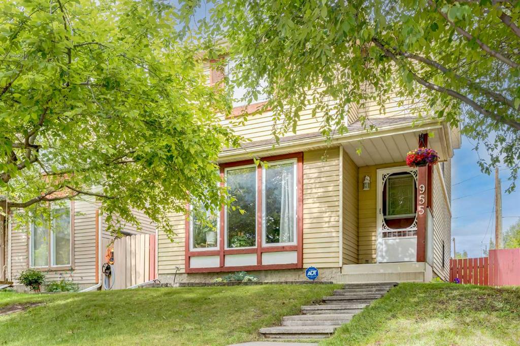 Picture of 955 Erin Woods Drive SE, Calgary Real Estate Listing