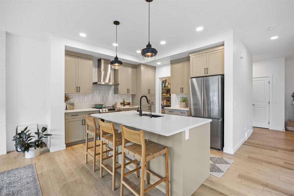 Picture of 519 Clydesdale Way , Cochrane Real Estate Listing