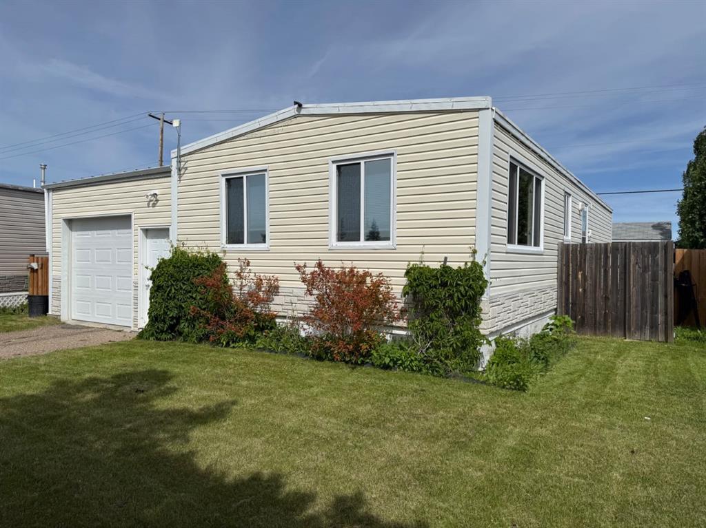 Picture of 9, 5308 57 Street , Lloydminster Real Estate Listing