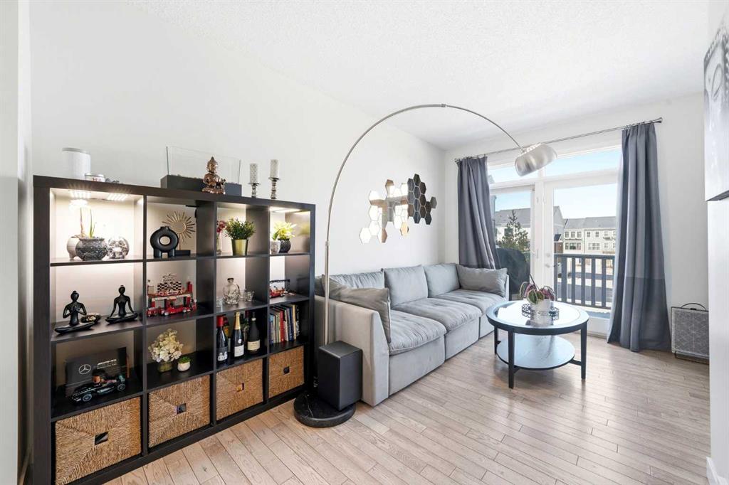 Picture of 14 Nolan Hill Gate NW, Calgary Real Estate Listing