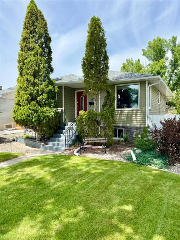 Picture of 1325 13 Avenue S, Lethbridge Real Estate Listing
