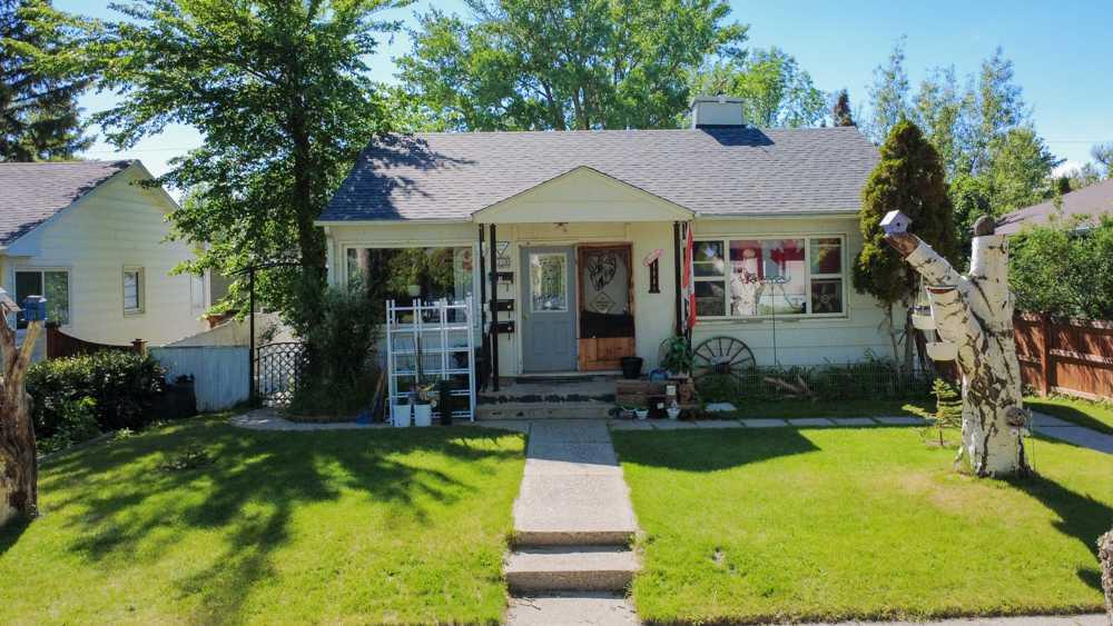 Picture of 1118 12B Street S, Lethbridge Real Estate Listing