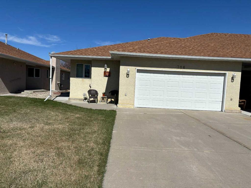 Picture of 716 Centre Street , Vulcan Real Estate Listing