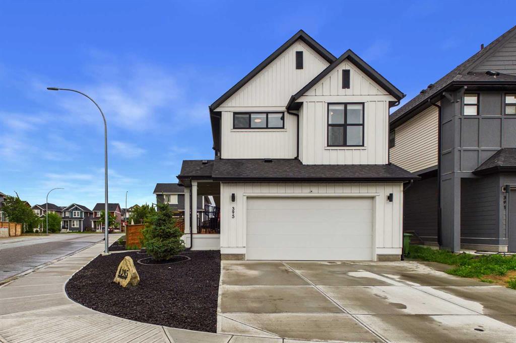 Picture of 395 Copperhead Way SE, Calgary Real Estate Listing