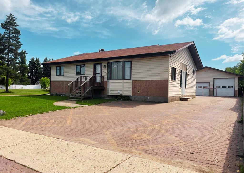 Picture of 1005 15 Street , Wainwright Real Estate Listing