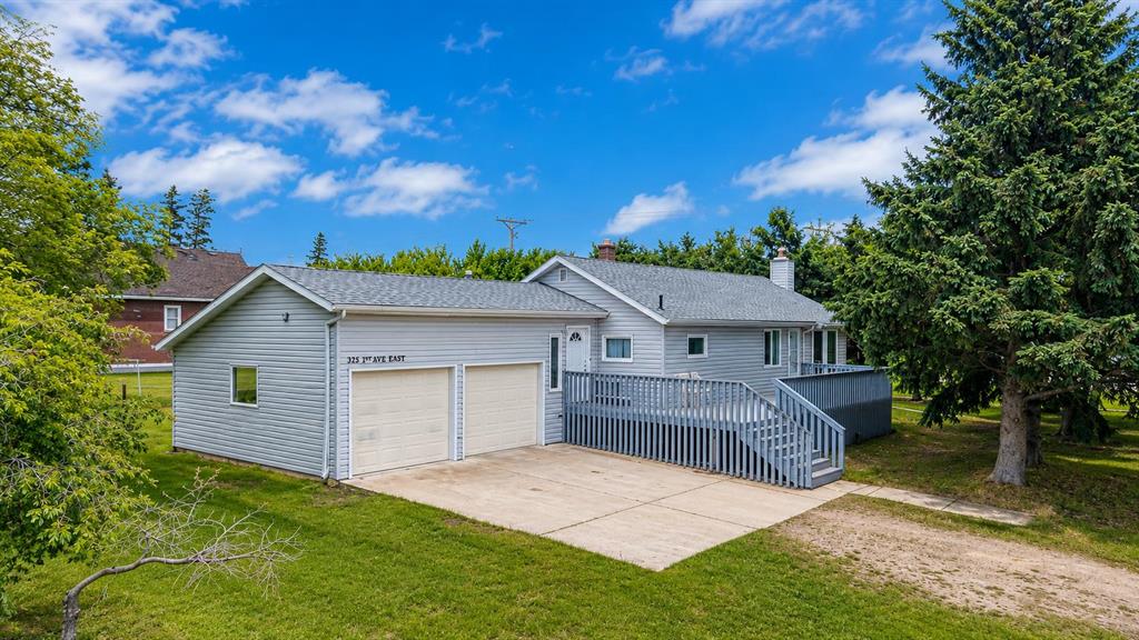Picture of 117, 3rd ave east  , St. Walburg Real Estate Listing
