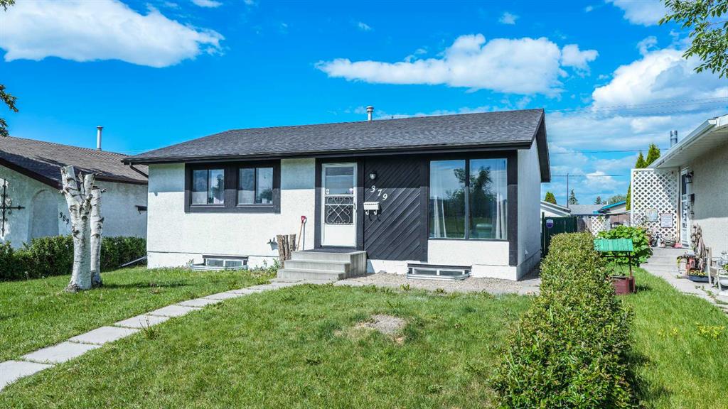 Picture of 379 Maitland Crescent NE, Calgary Real Estate Listing