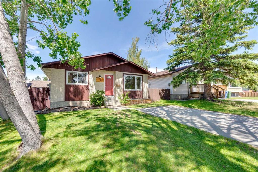 Picture of 727 Ranchview Circle NW, Calgary Real Estate Listing