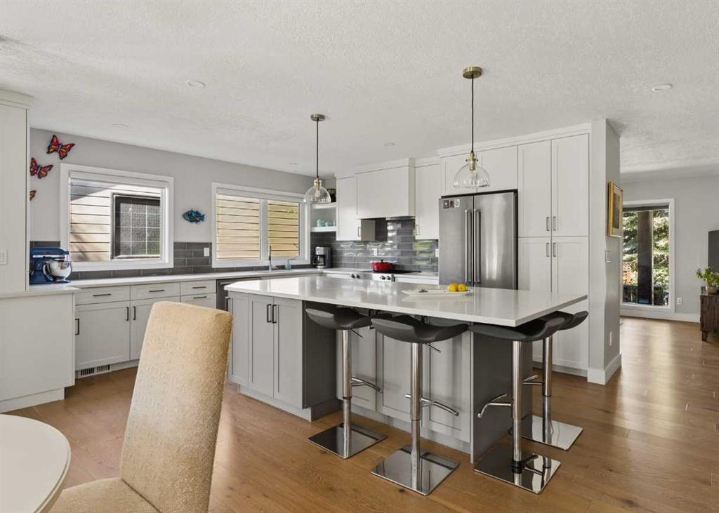Picture of 127 Parkglen Crescent SE, Calgary Real Estate Listing