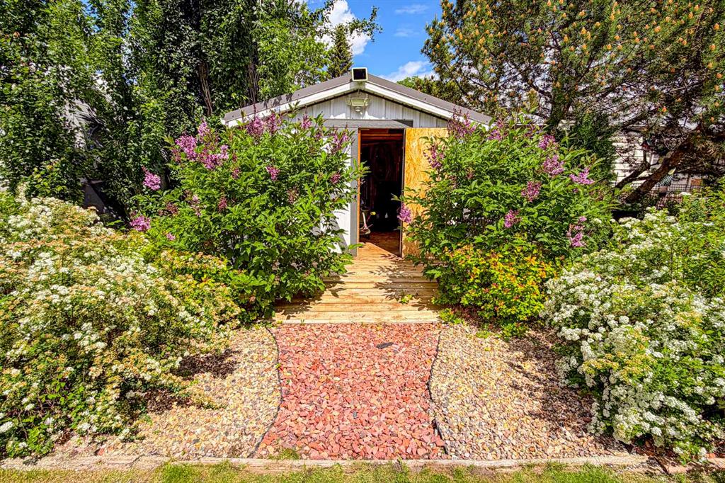 Picture of 4608 50 Street , Forestburg Real Estate Listing