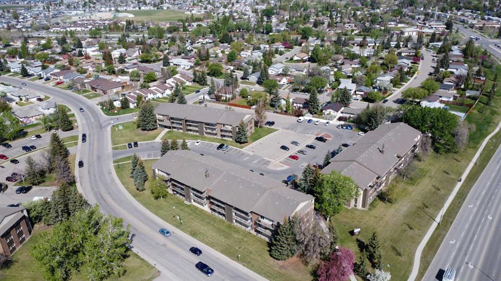 Picture of 102, 401 Columbia Boulevard W, Lethbridge Real Estate Listing
