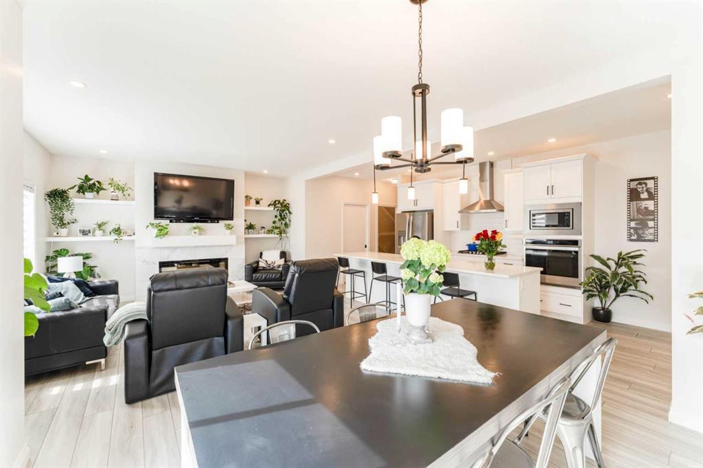 Picture of 1484 Bayview Point SW, Airdrie Real Estate Listing