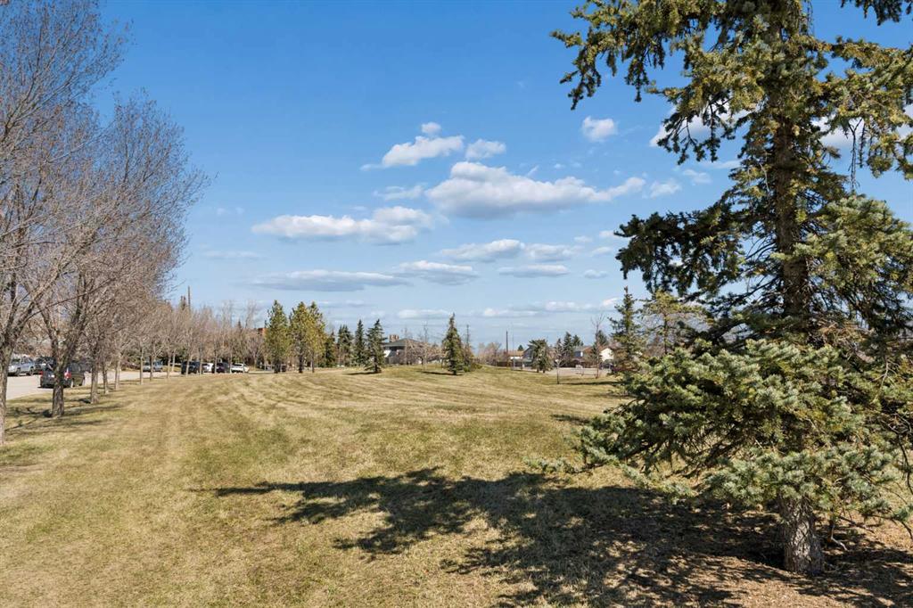 Picture of 8011 Huntington Street NE, Calgary Real Estate Listing