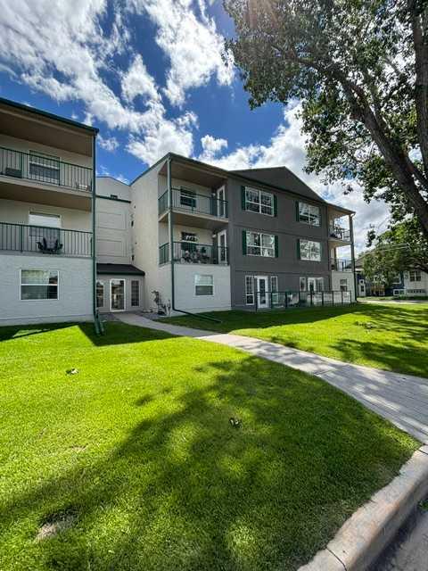 Picture of 302, 105 7 Avenue SE, High River Real Estate Listing